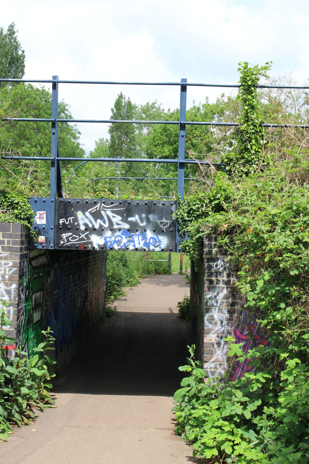 Railway bridge over footpath across Coldham's Common