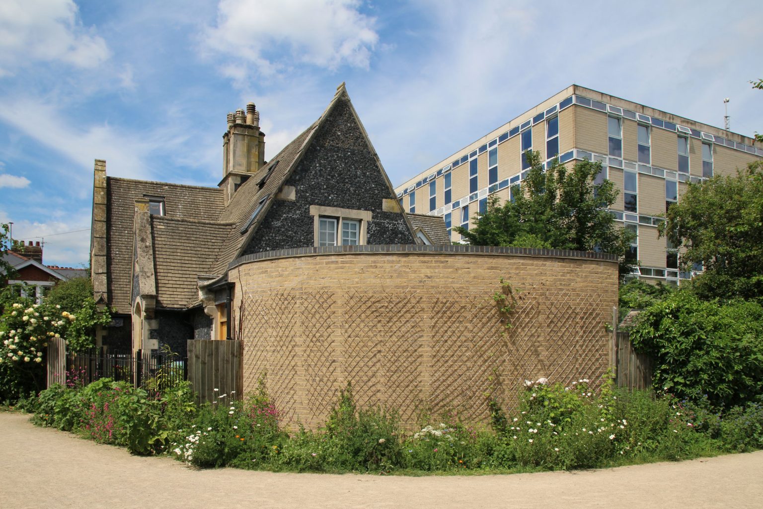 Mill Road Cemetery Lodge