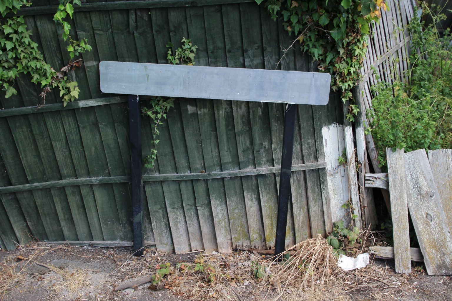 Missing Perne Road street sign