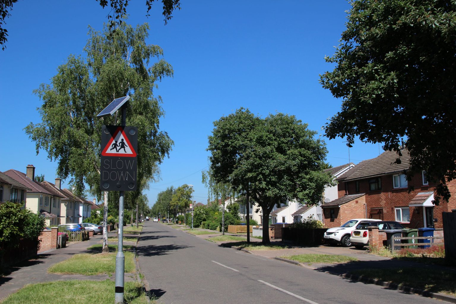 Birdwood Road looking west