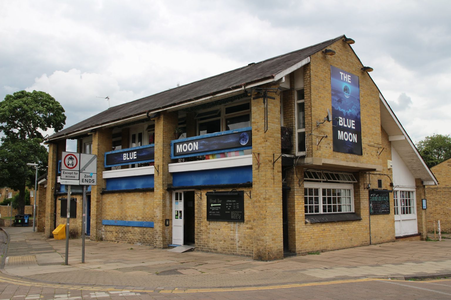 The Blue Moon, Norfolk Street