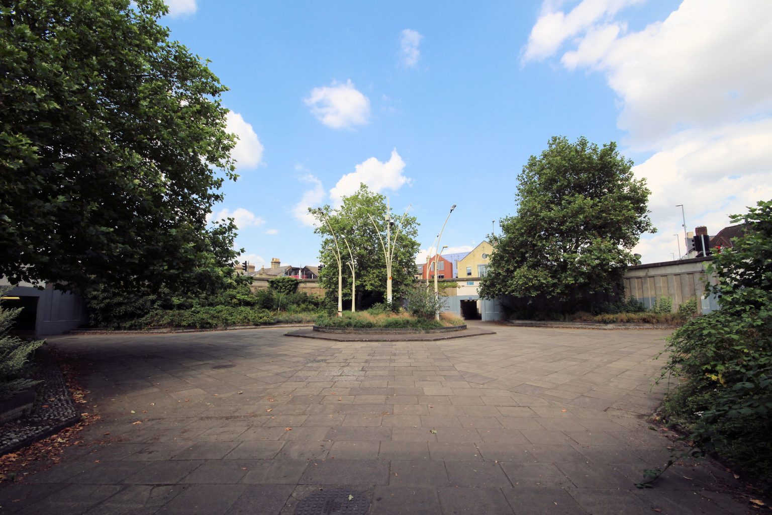Central courtyard - wideangle view