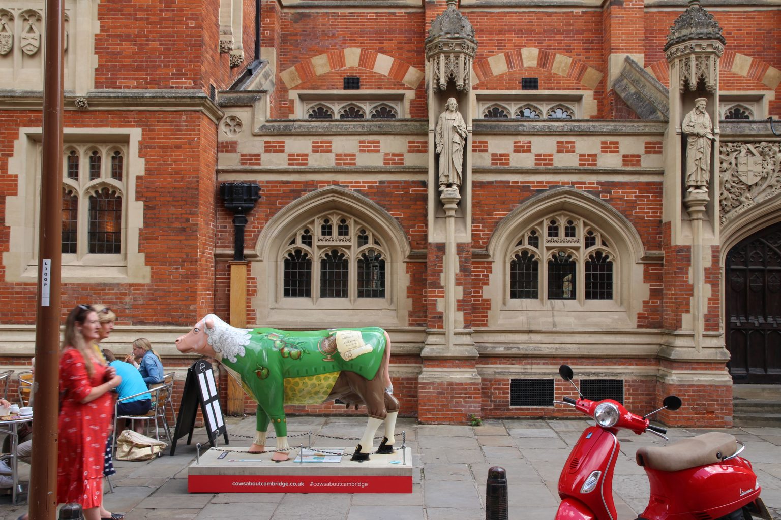 Cow 23 "Sir Isaac Mooton" - setting