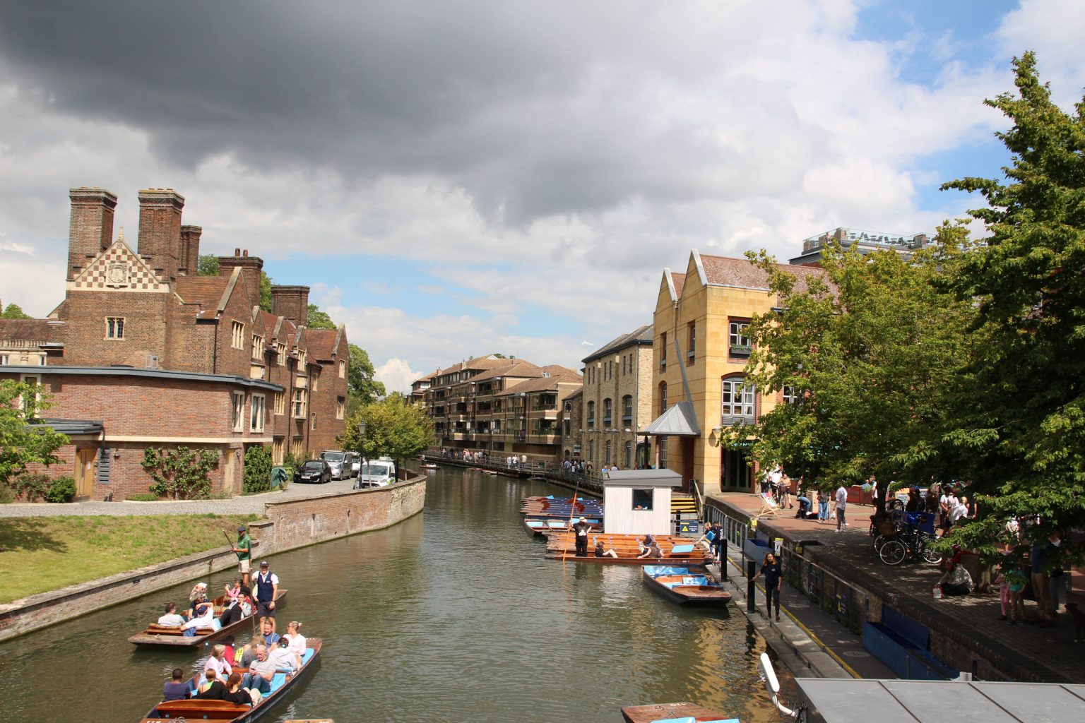 Punts by Magdalene Bridge