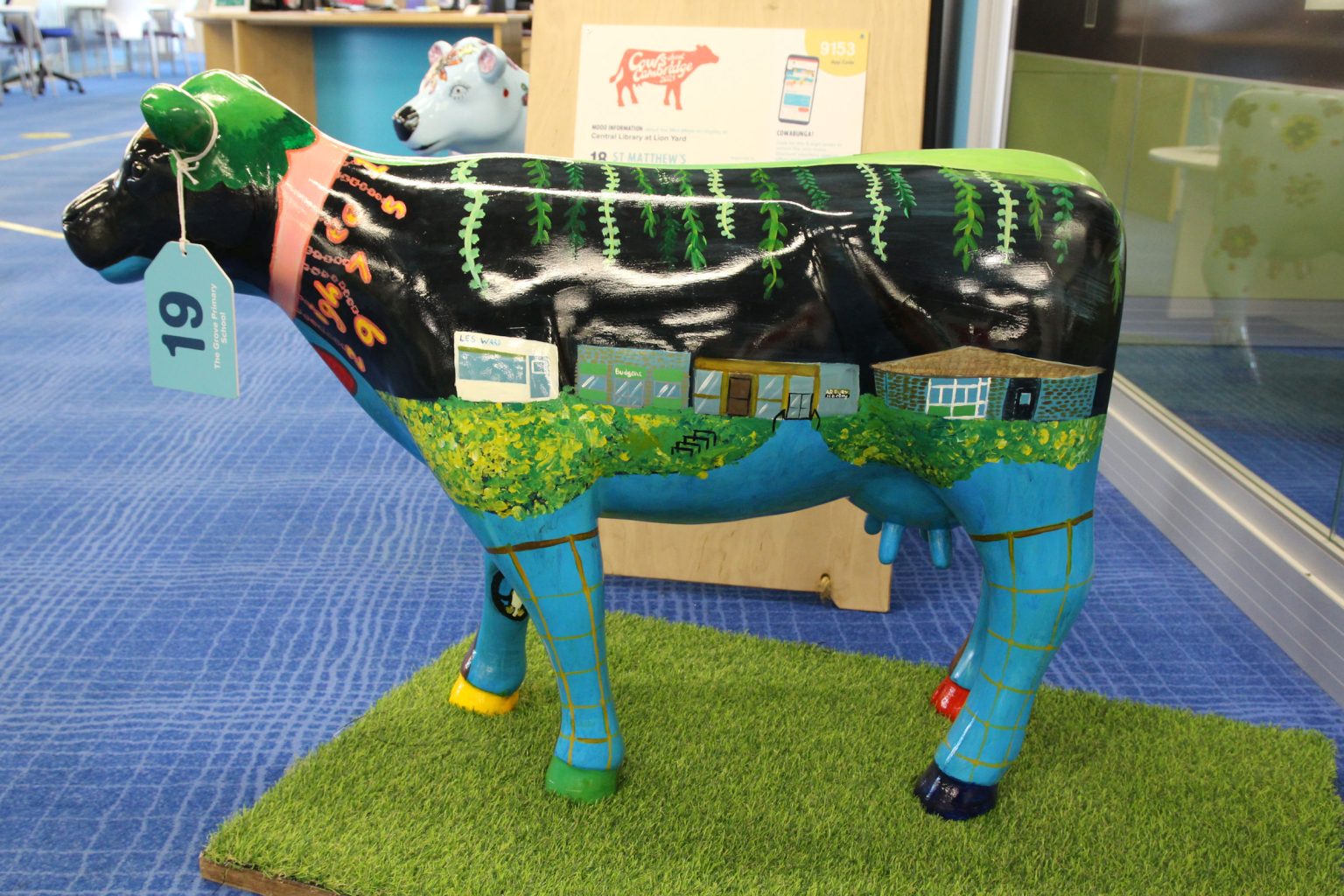 Mini-Moo 19 "The Grove Com-moo-nity Cow"