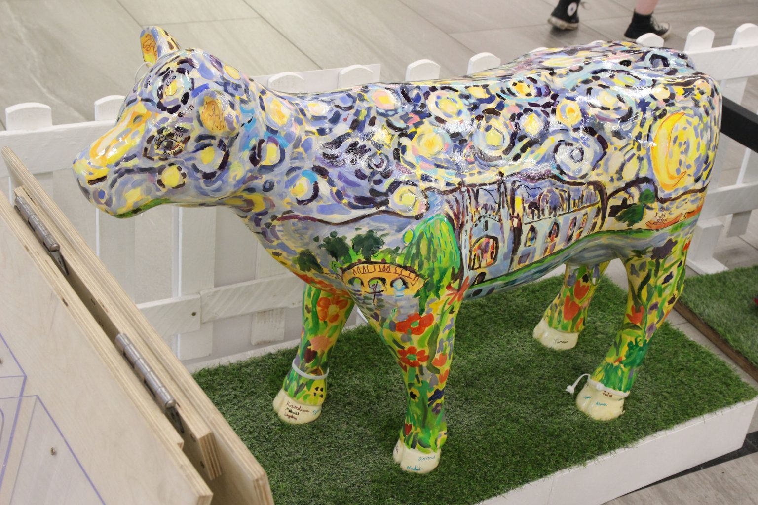 Mini-Moo 36 "Starry Starry Moo"