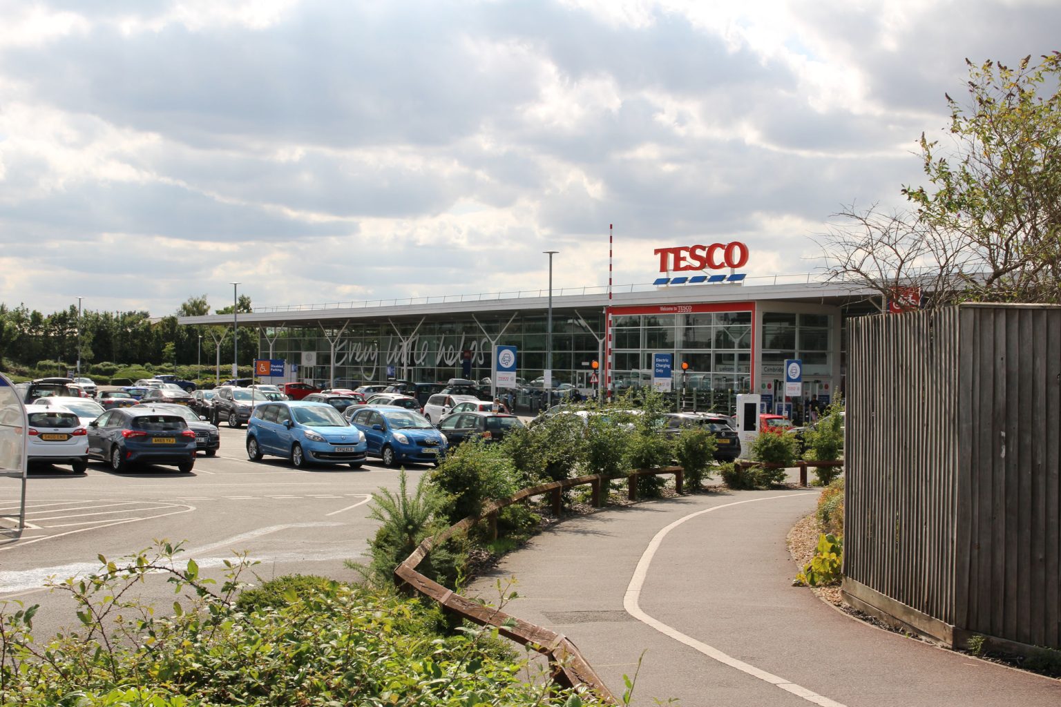Footpath to river alongside Tesco