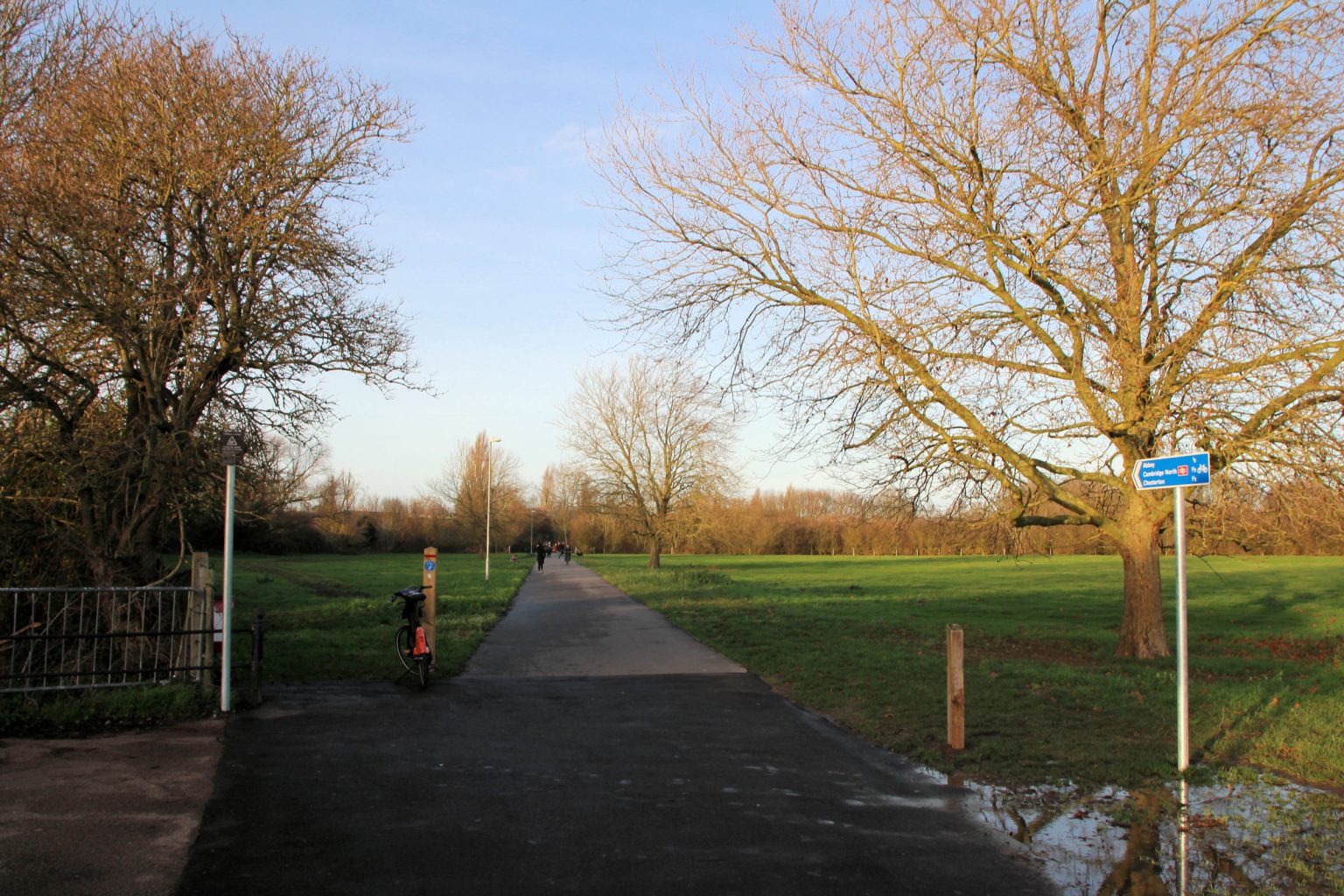 Path across Coldham's Common from Coldham's Lane to railway