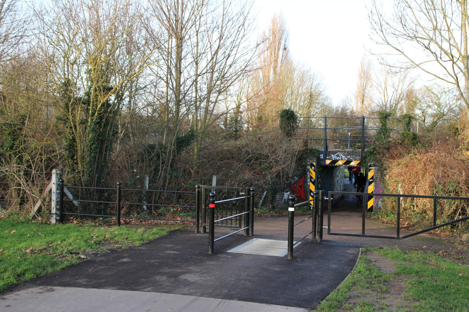 Coldham's Common railway bridge - south entrance