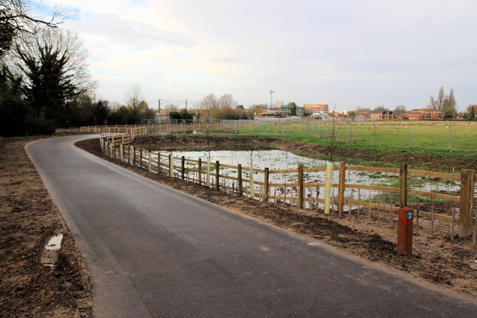 Path around Ditton Meadows to new river bridge